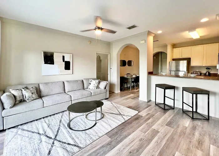 3Br Condo - Near Disney Balcony Pool Hot Tub